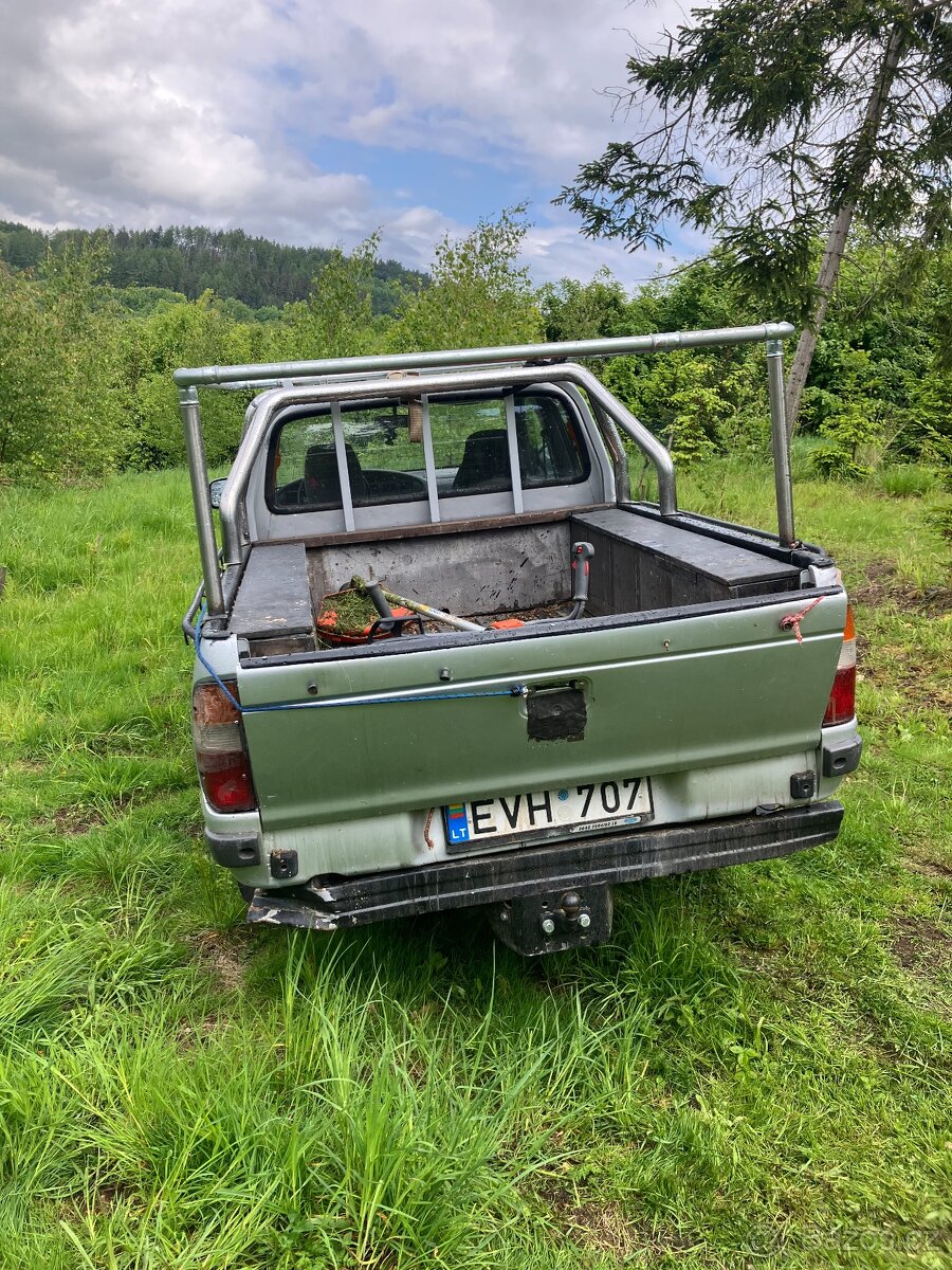 Mazda B2500 - 3