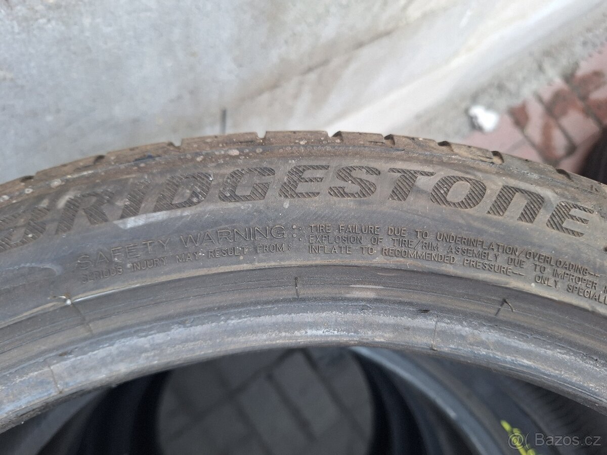 Prodám letní pneu 235/40/19 Bridgeston - 3