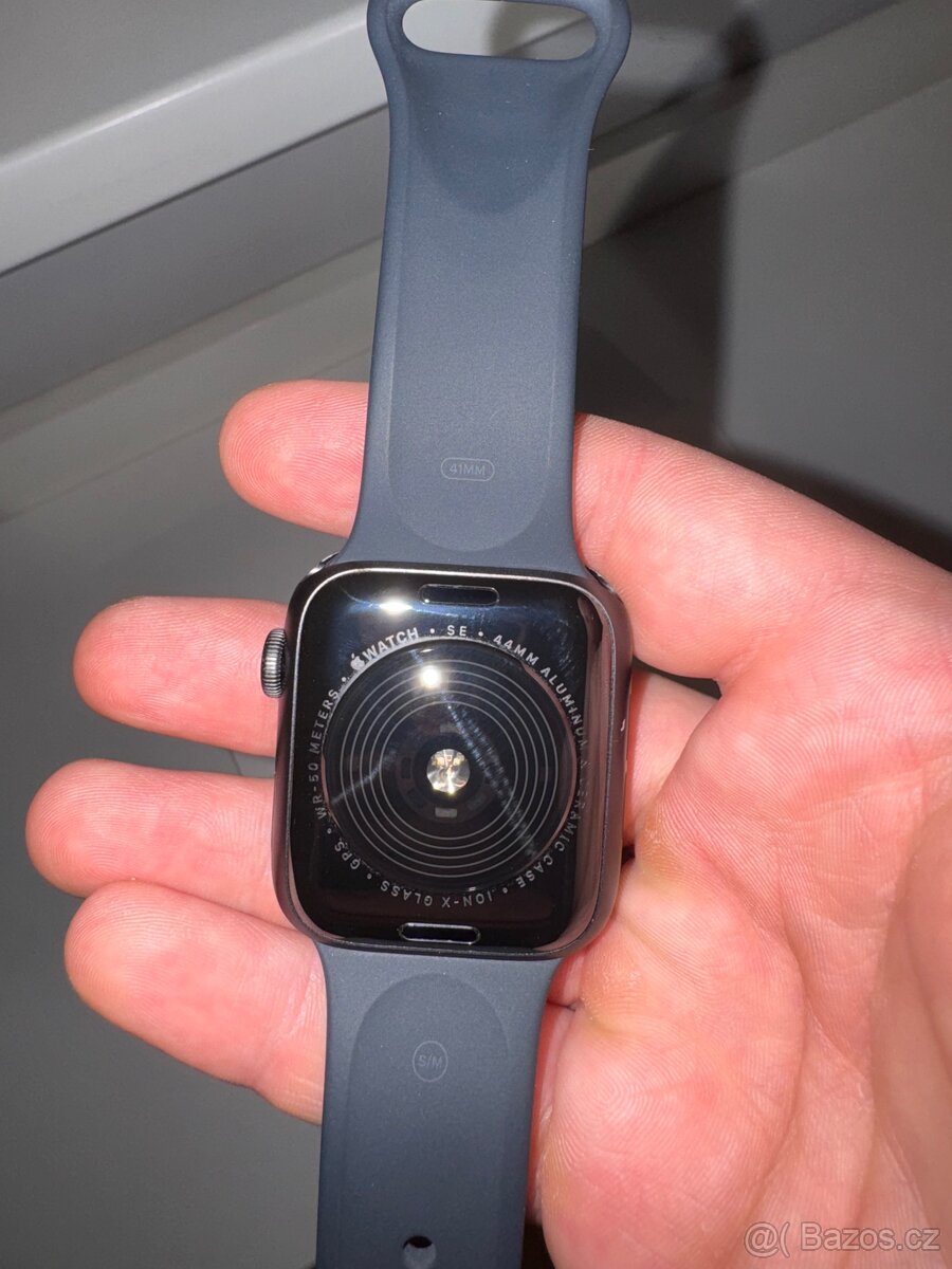 Apple Watch SE 1. Generace 44mm - 3