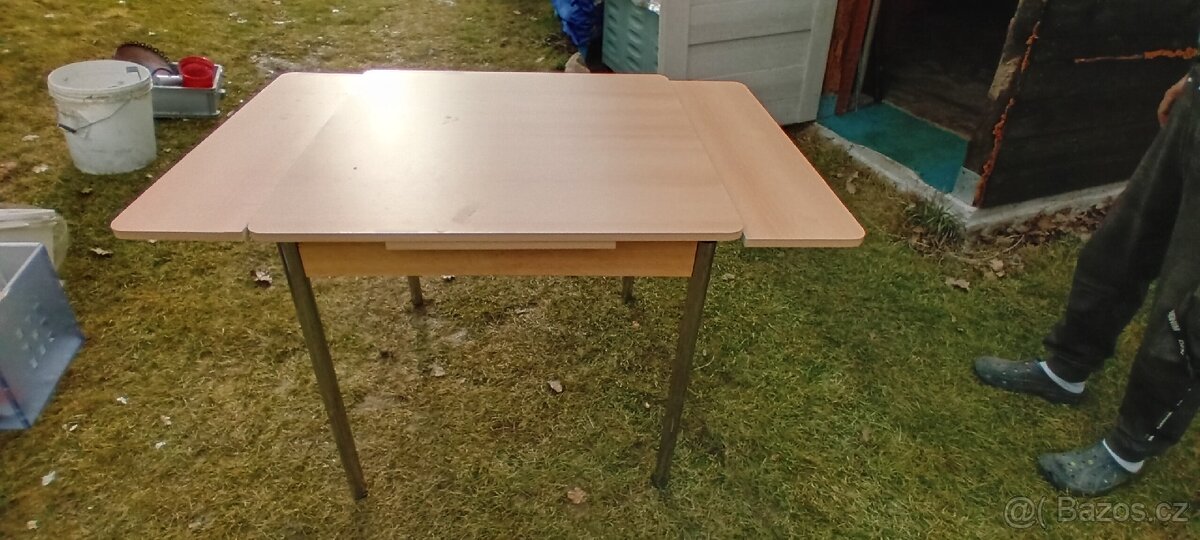 Kuchyňský stůl rozkládací - 3