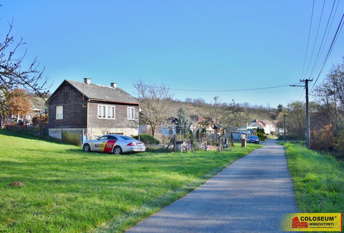 Lovčice, pozemek 1.232 m2, sítě – pozemek, ev.č. E370L016 - 3