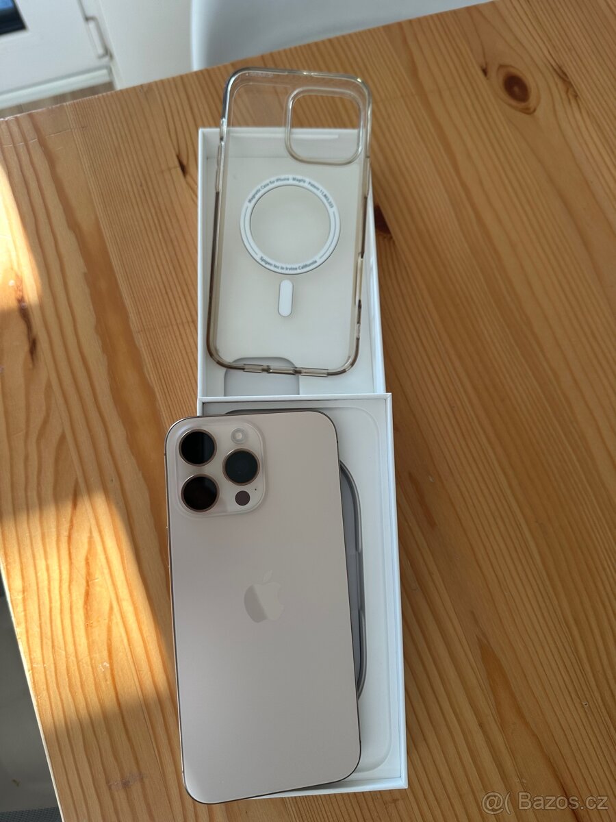 APPLE iPhone 16 Pro Max 256GB Pouštní Titan - 3