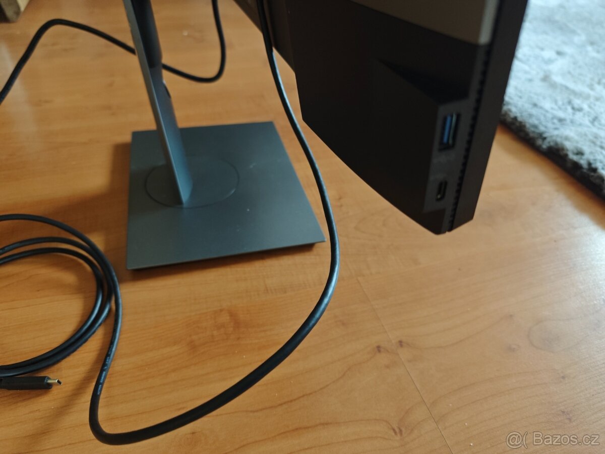 LCD monitor Dell U2720Q UltraSharp 4K 3840 × 2160 - 3