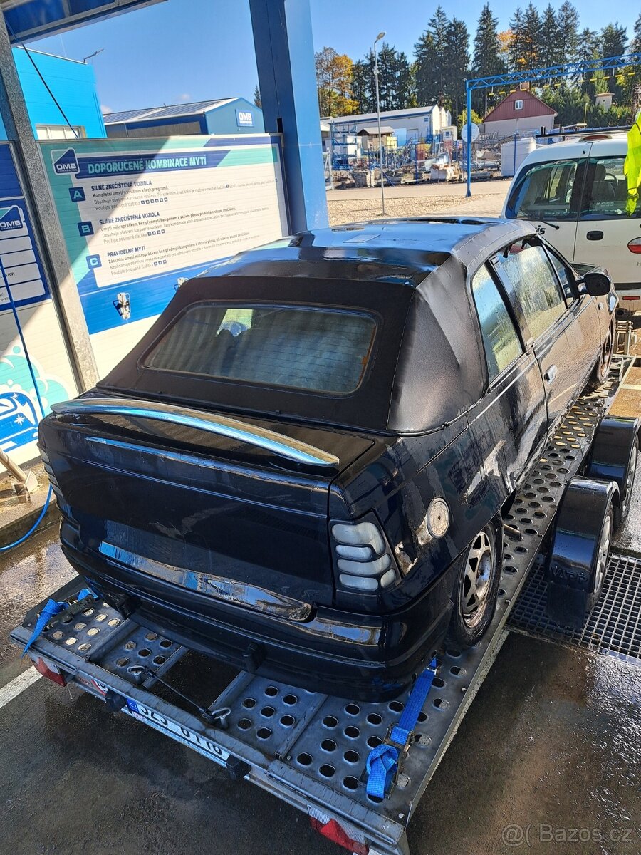 Karoserie Opel kadett E Cabrio s motorem C20XE - 3