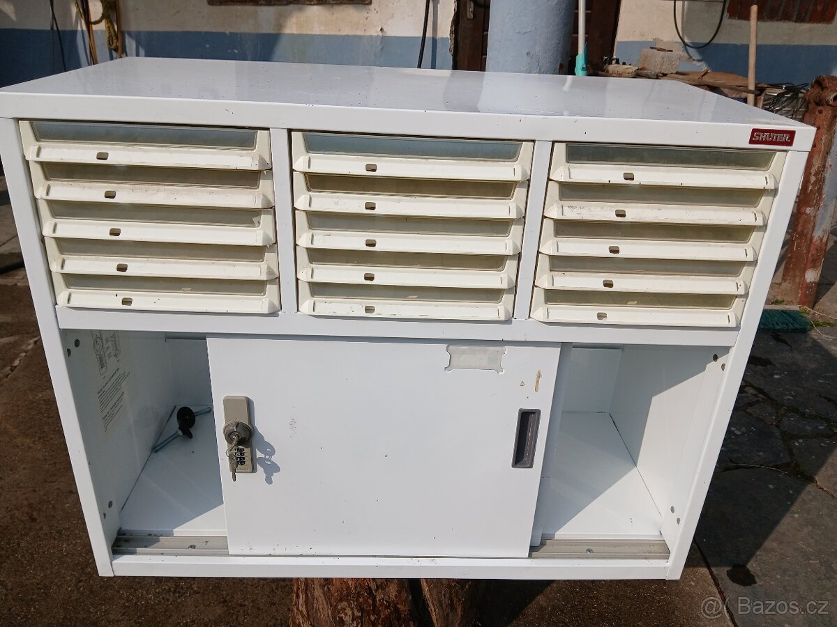 Plechová skříňka - 3