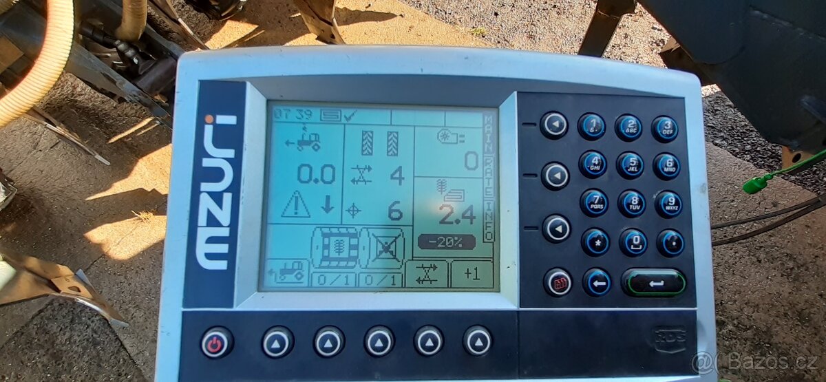 Mzuri secí stroj-strip till (pásové zpracování )obdoba Focus - 3