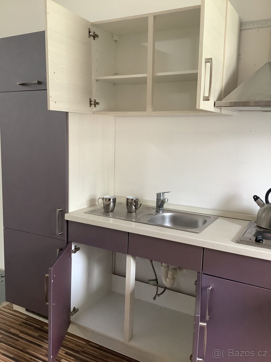 Moderní kuchyně ve fialovém odstínu MOLLY - 3