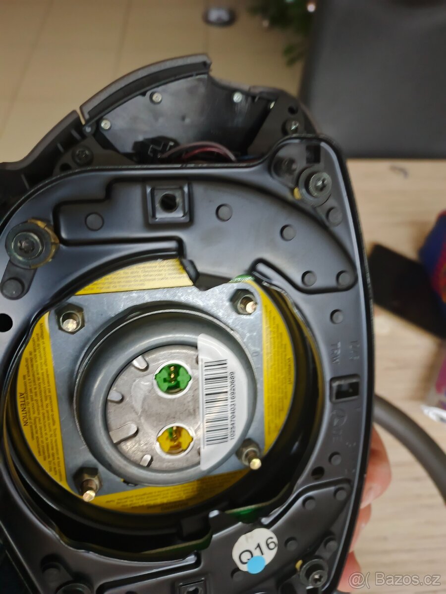 Mercedes 211 volant - 3