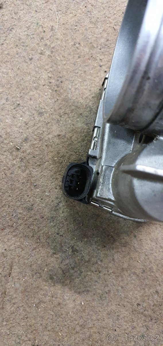 Škrtící klapka Passat 4.0 W8, zrcátka. - 3