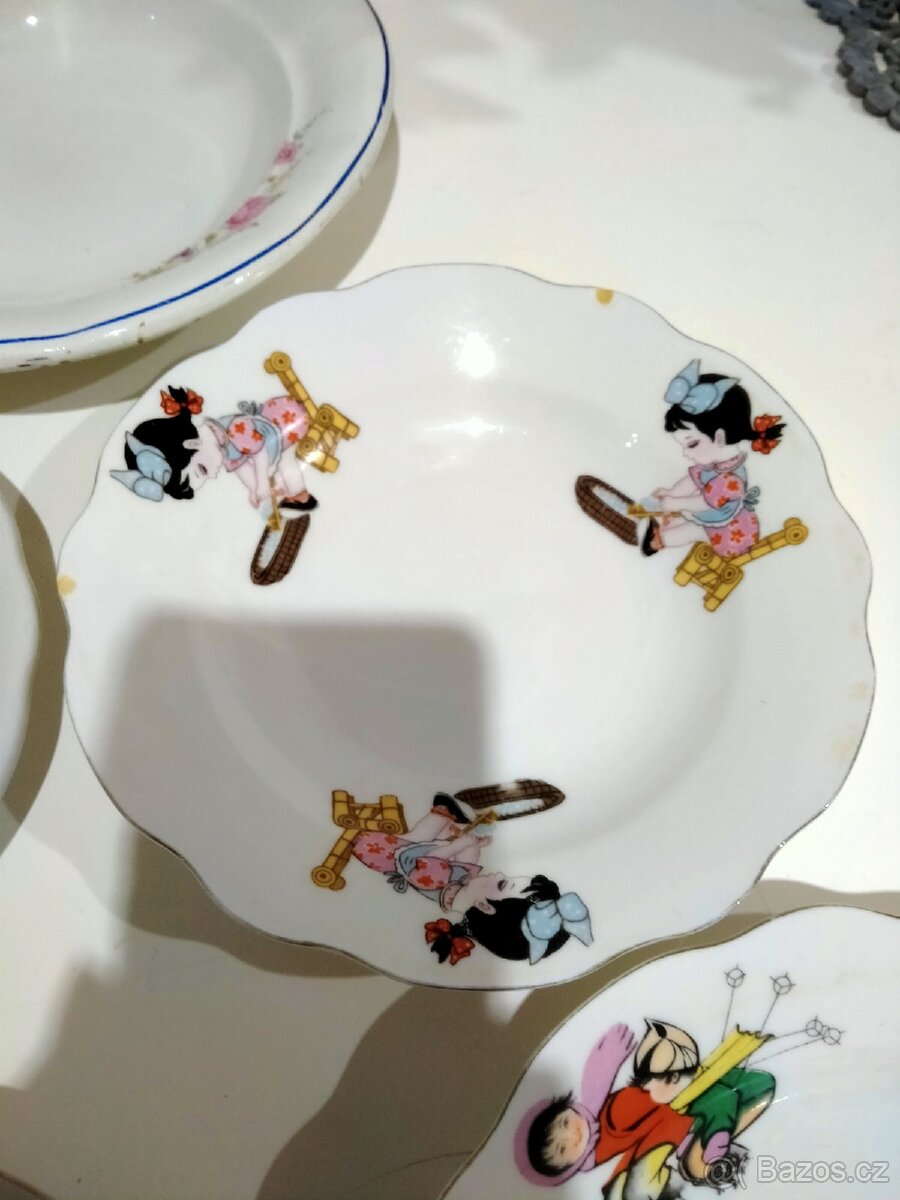 SADA RETRO TALÍŘŮ - 3