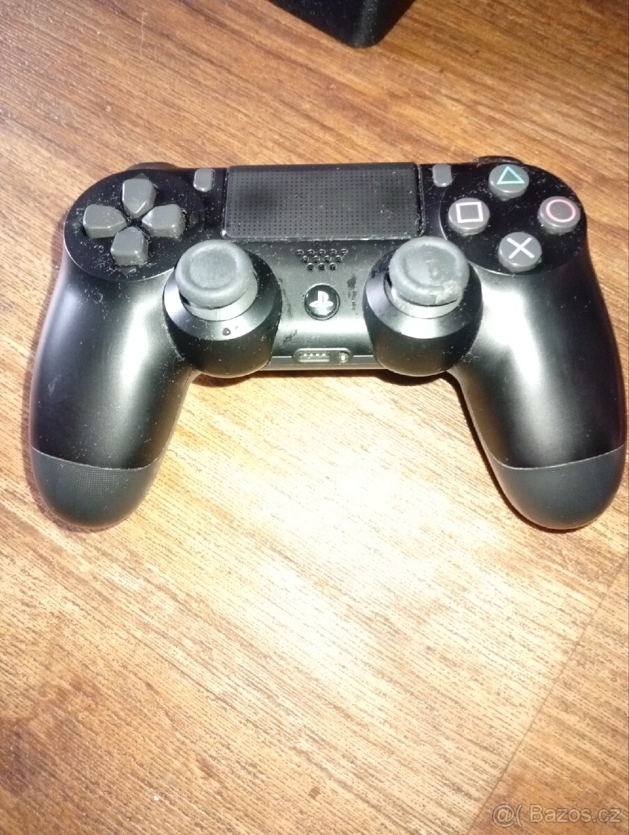 PlayStation 4 Slim na díly - 3