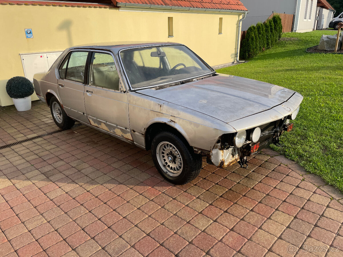 BMW 728 i E23 automat na díly cele auto - 3