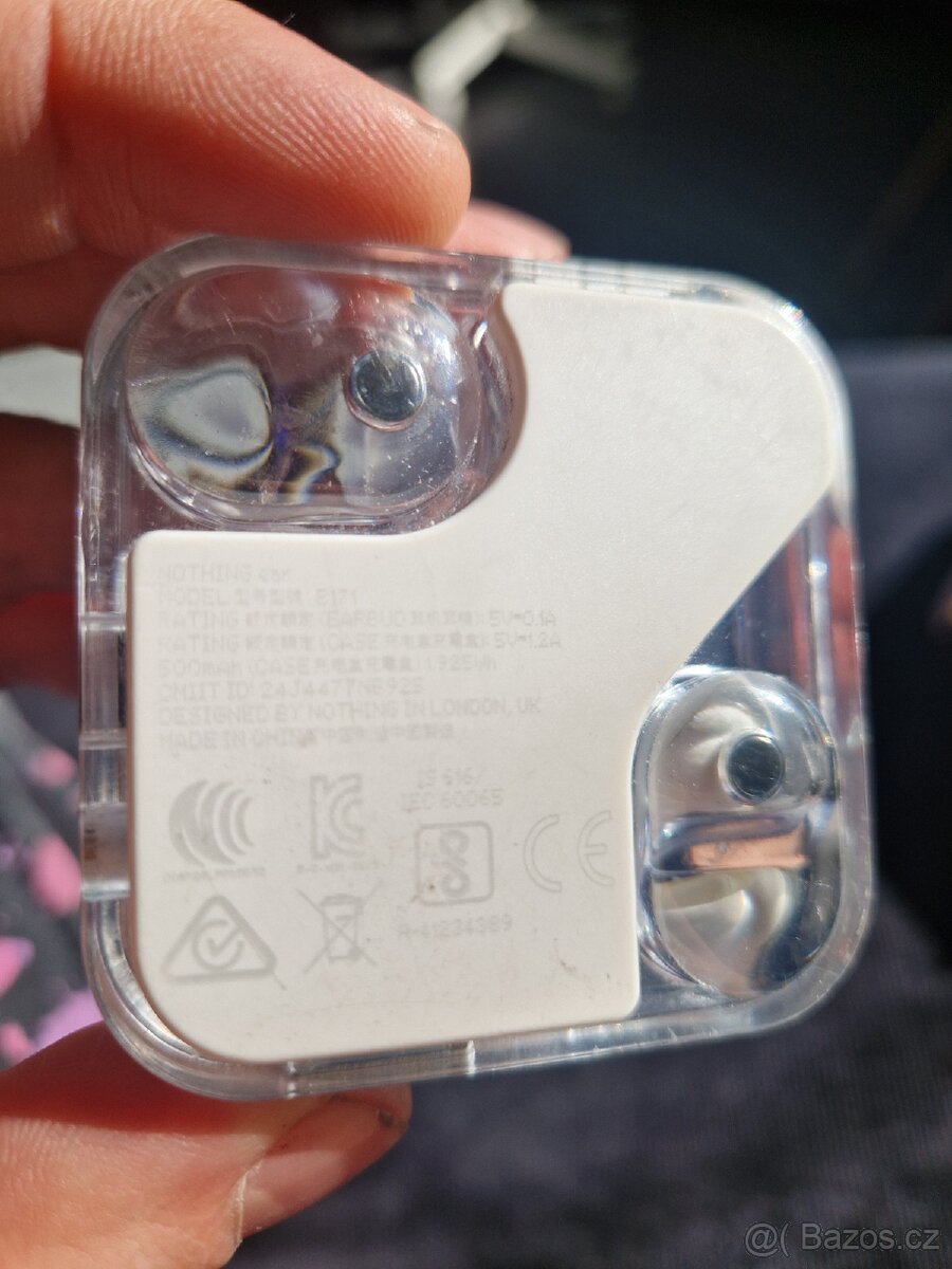 Nothing Ear (2) sluchátko a pouzdro - 3