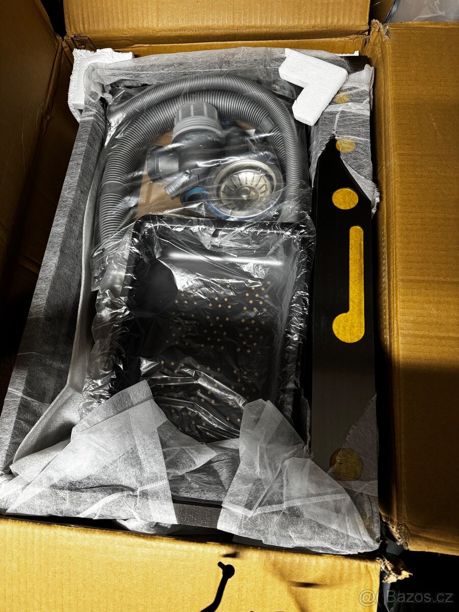 Moderní kuchyňský dřez - 3