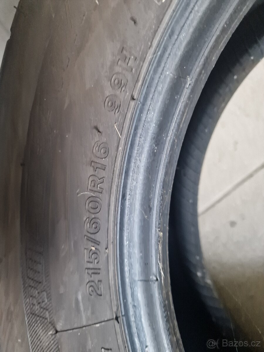 Prodám pneu 215/60/16 - 3