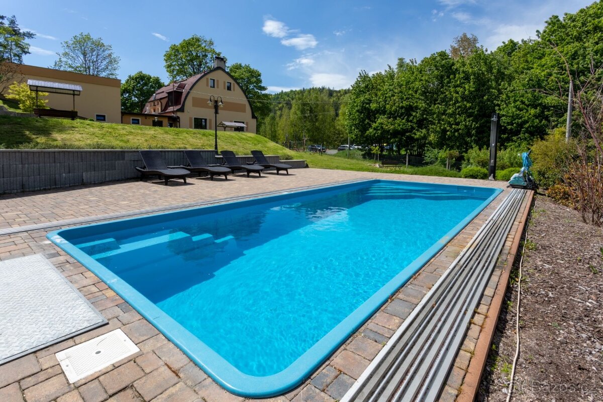 Penzion v Krušných horách 840 m², pozemek 5077 m² - 3