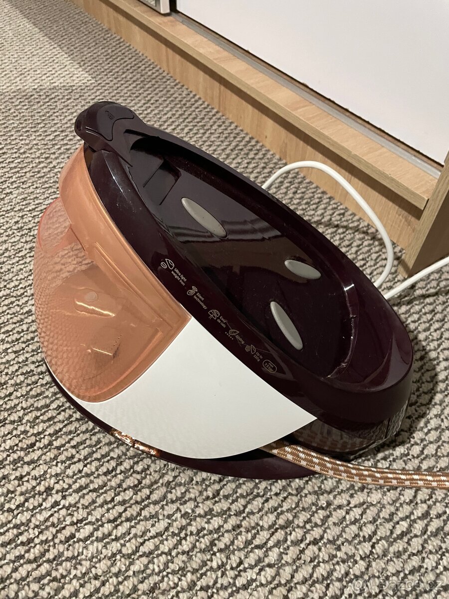 Parní generátor / žehlička Philips GC8962 - 3