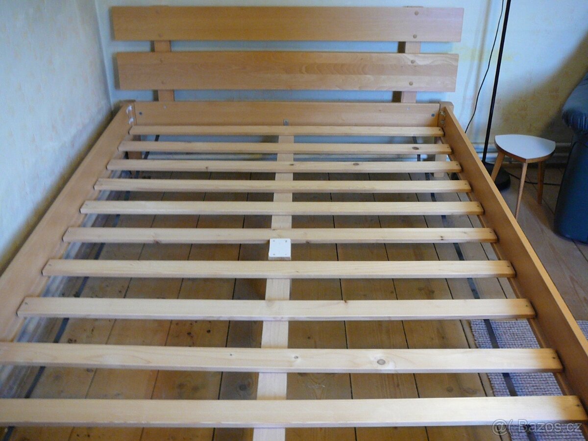 Dřevěná postel - 3