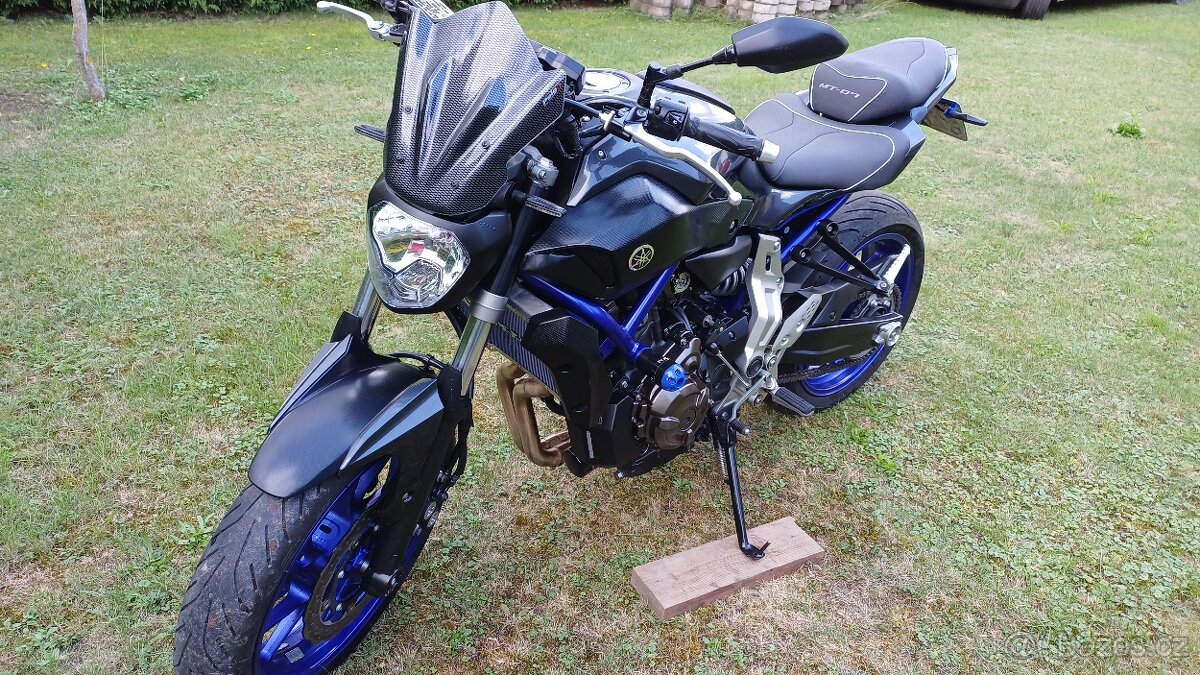 Yamaha MT 07 - 3