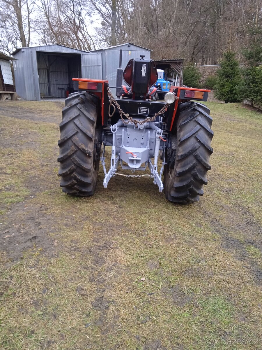 Traktor Zetor - 3