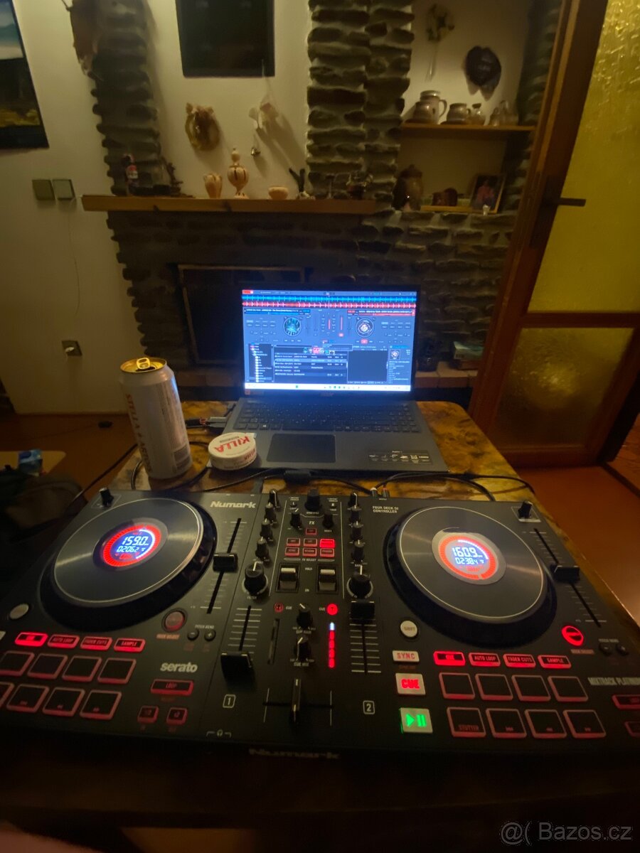 Numark mixtrack platinum fx - 3