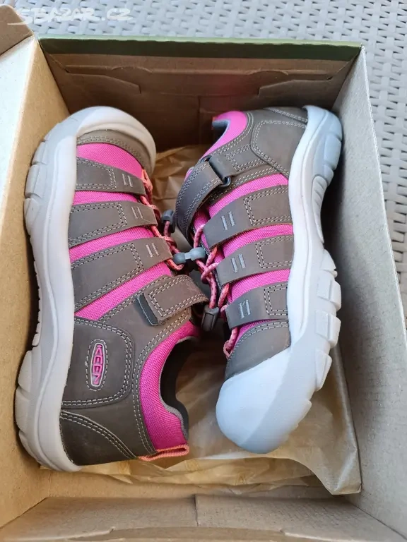 Nové dívčí boty Keen vel.35 a 36 - 3