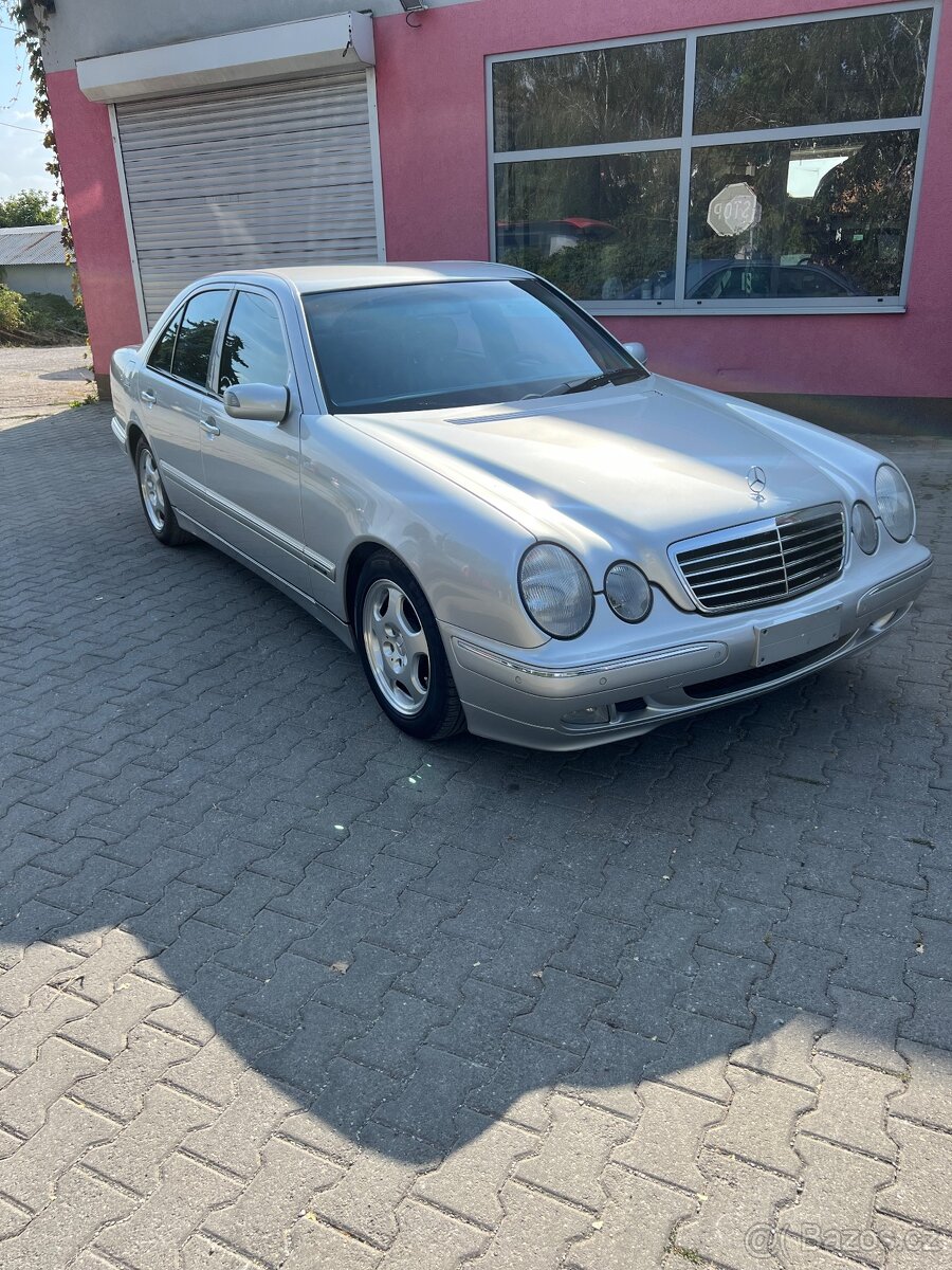 Mercedes E270 cdi (59.000km) - 3