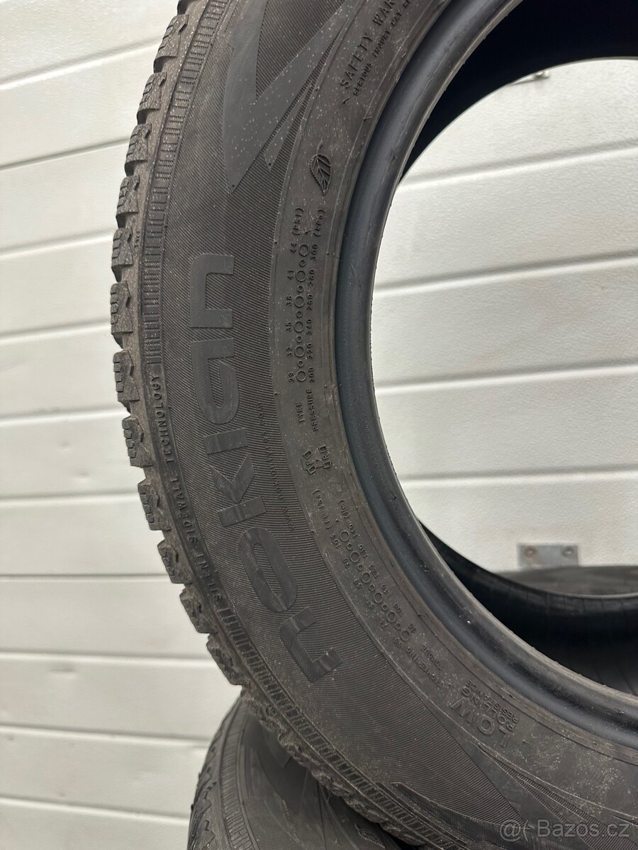 Zimní pneu Nokian 215/60 R16 - 3