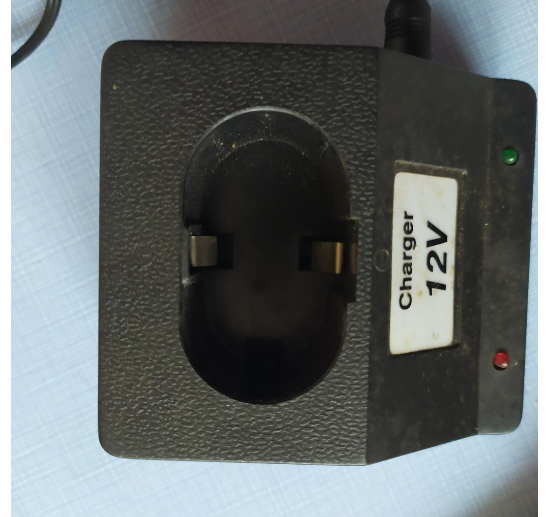 Nabíječka k aku vrtačce 12V - 3