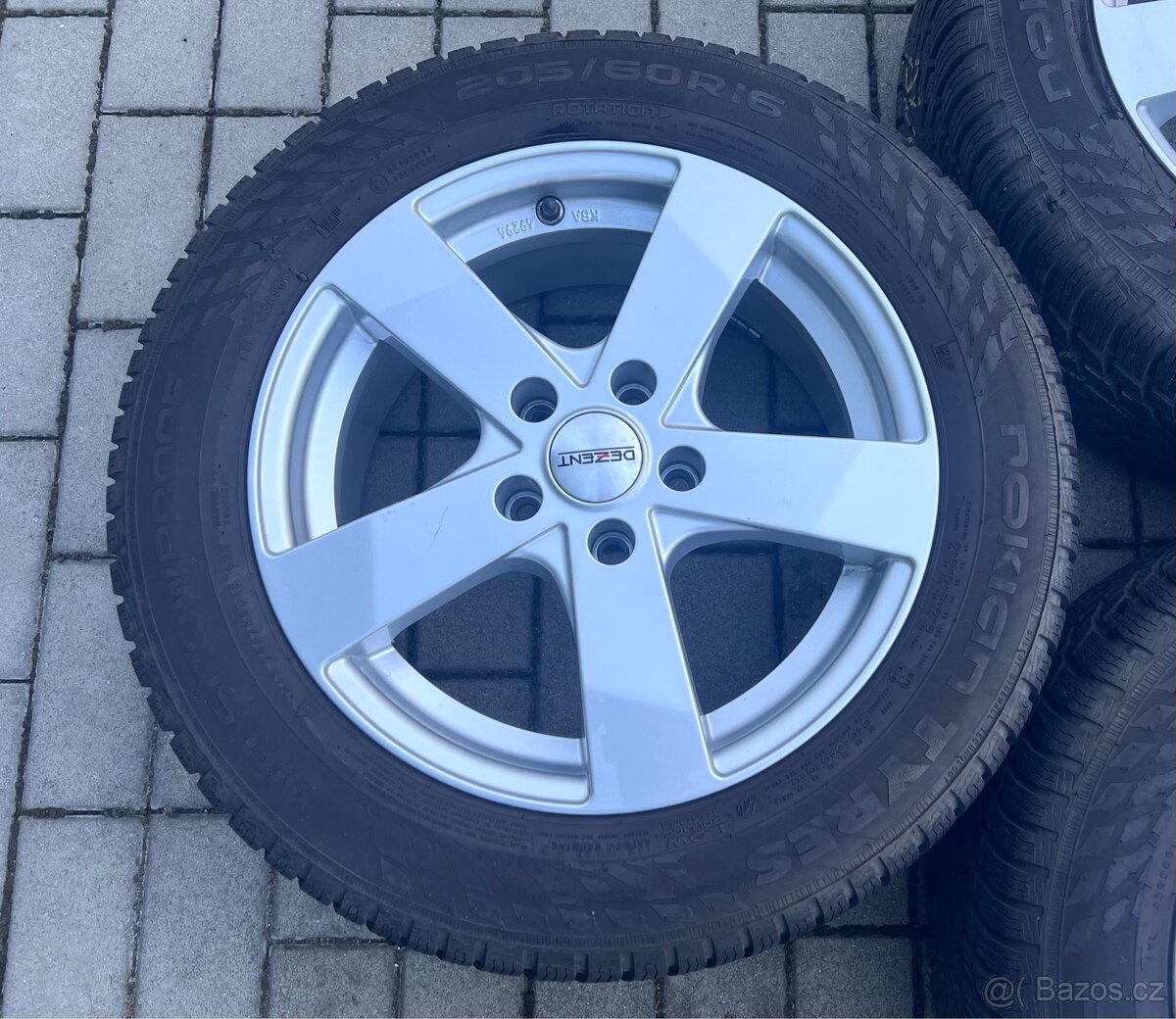 Octavia IV - 16" alu + zimní 205/60 R16 Nokian 7-8mm - 3