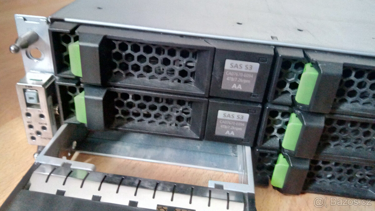 Diskové pole FUJITSU ETERNUS DX100 S3 - 3