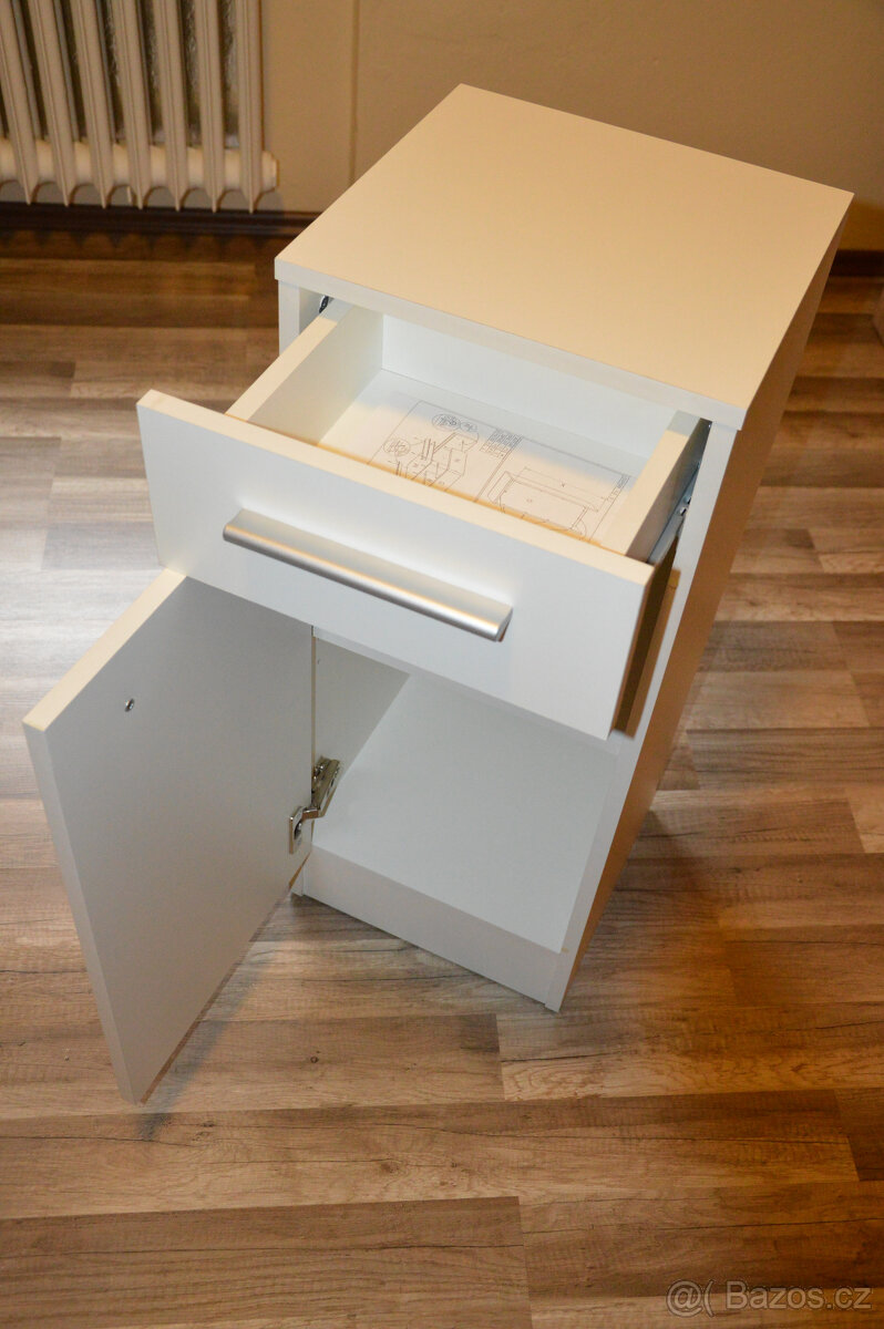 Koupelnová skříňka bílá - 3