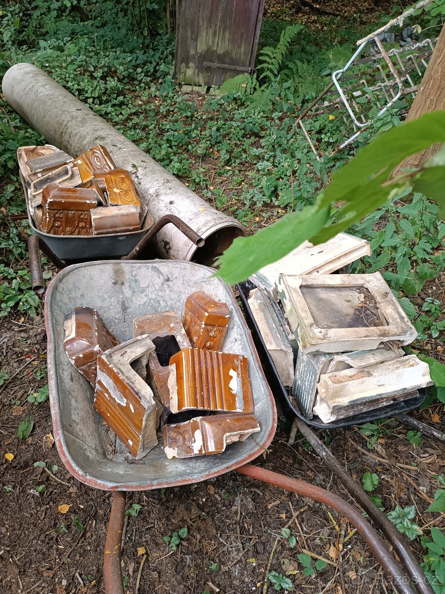 Rozebraná kachlová kamna - 3