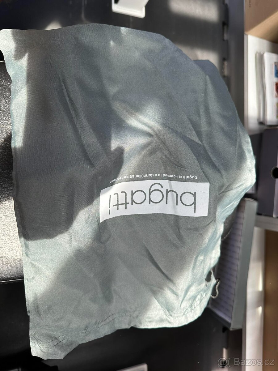 Polobotky Buhgatti - 3