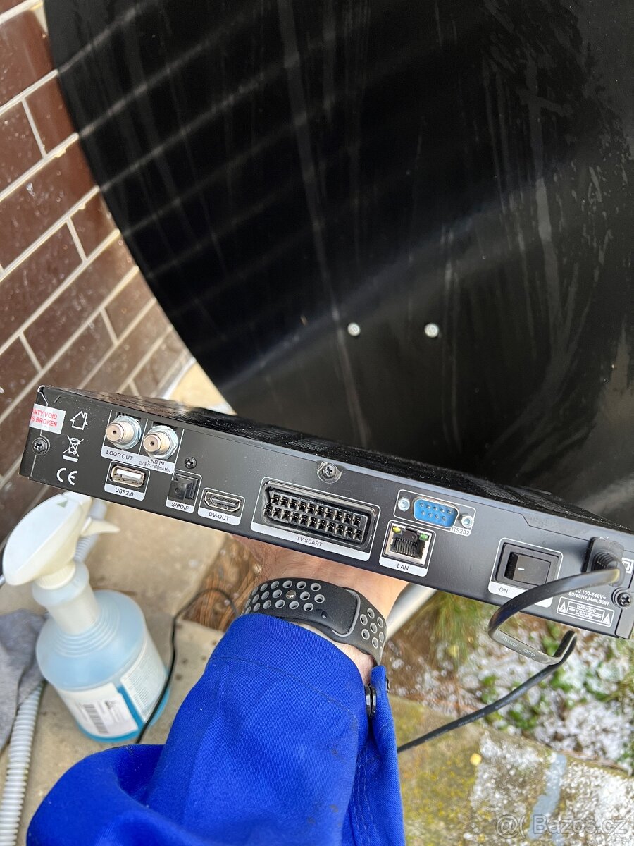 Satelitní anténa a přijímač - 3