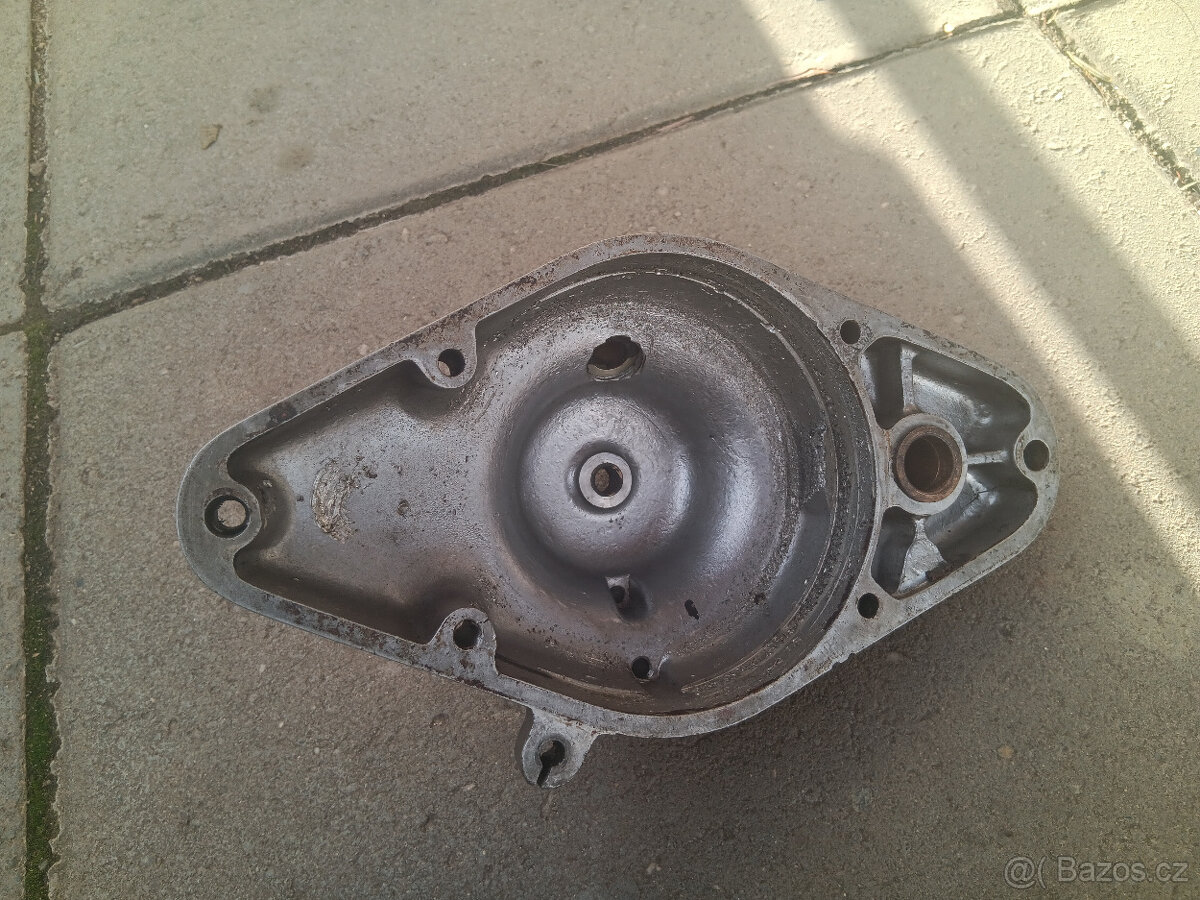 Víko motoru ČZ 175. - 3