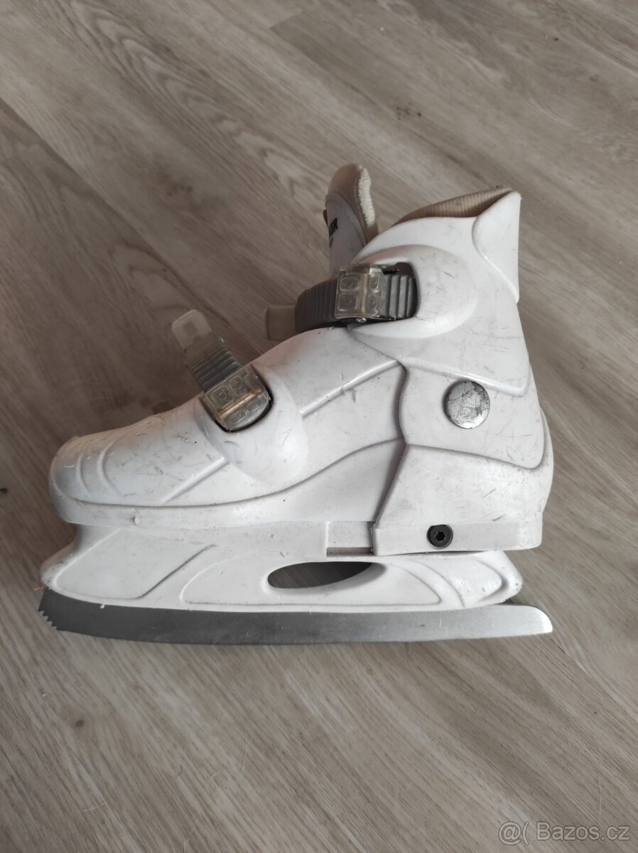 Prodám dívčí brusle vel. 33-36 - 3