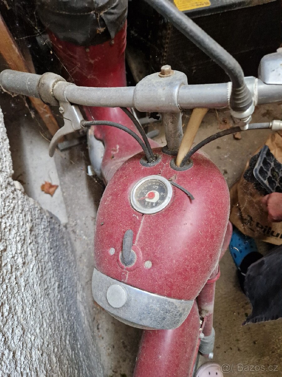 Jawa Pionýr 555 - 3