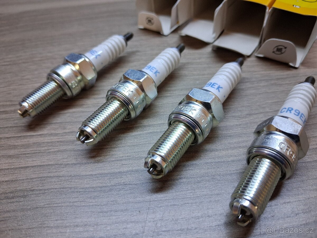Svíčky NGK 4548 CR9EK - 3