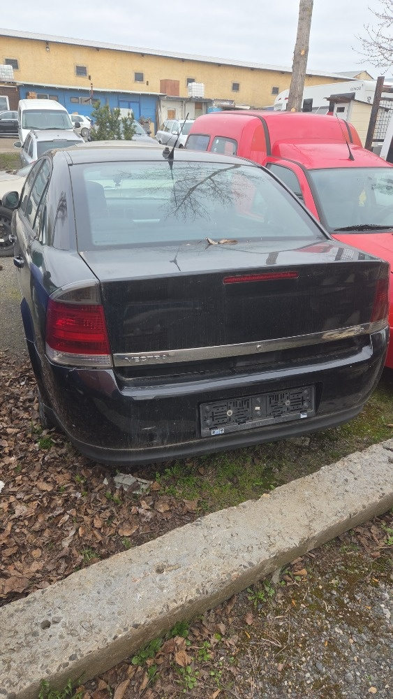 Opel Vectra sedan na díly - 3