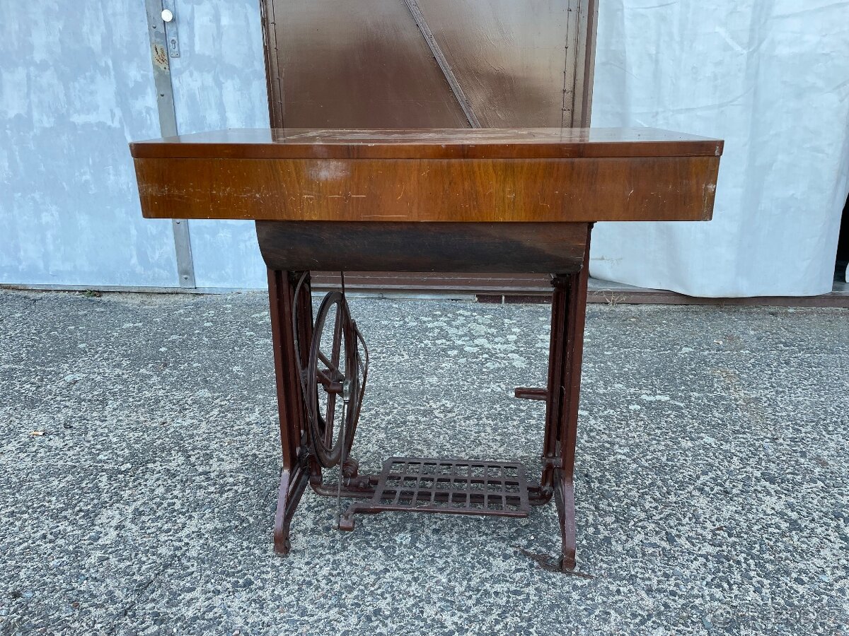 Šicí stroj - 3