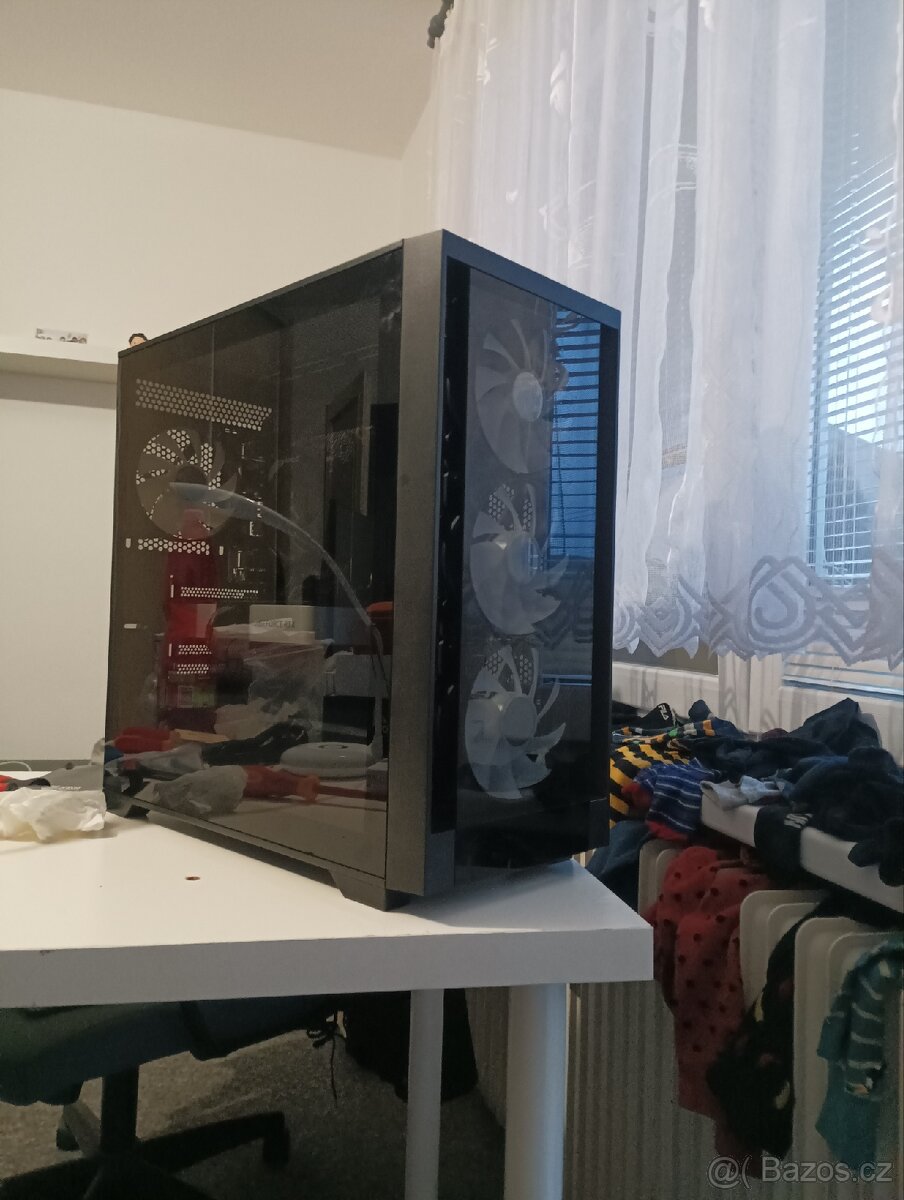 Počítačová skříň GamaMax Defender TG Black - 3