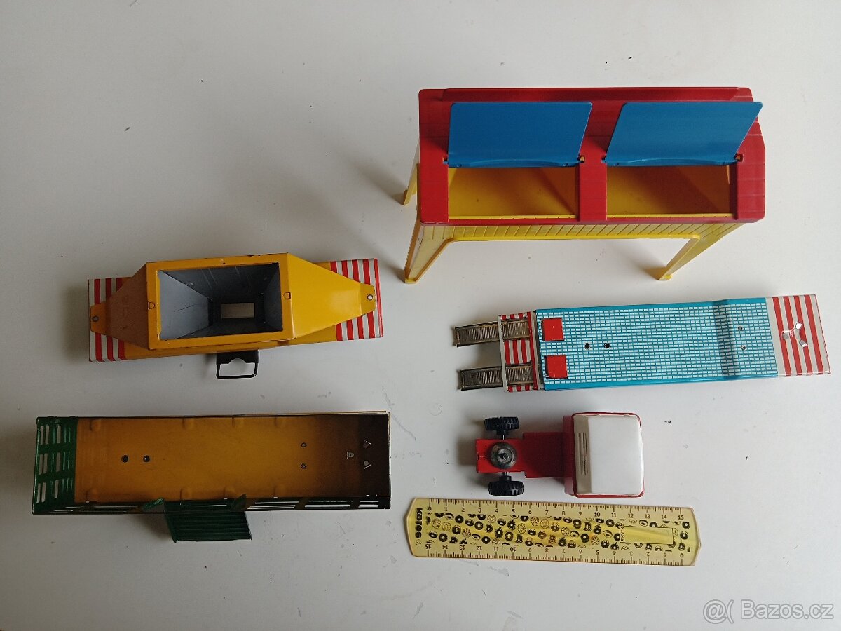 Tahač, návěsy, násypka - 3