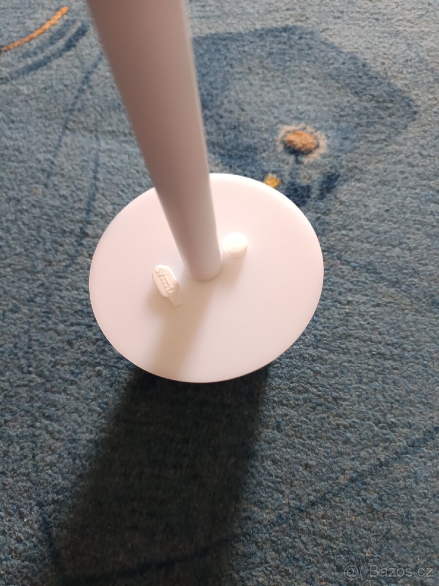 Minimalistická RGB LED lampa - 3