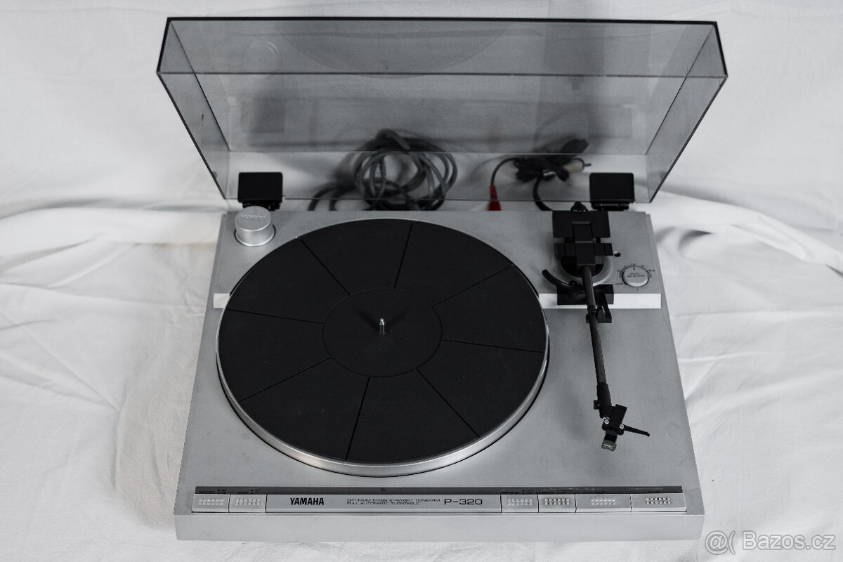 gramofon Yamaha P 320 - 3