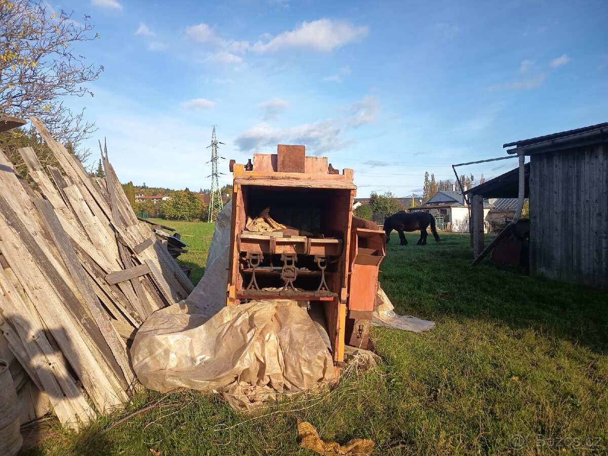 Prodám maticí stroj ,,mlátičku Ježek,, - 3