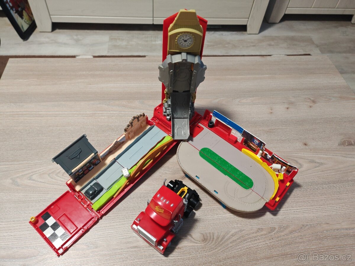 Mack transformující Cars - 3