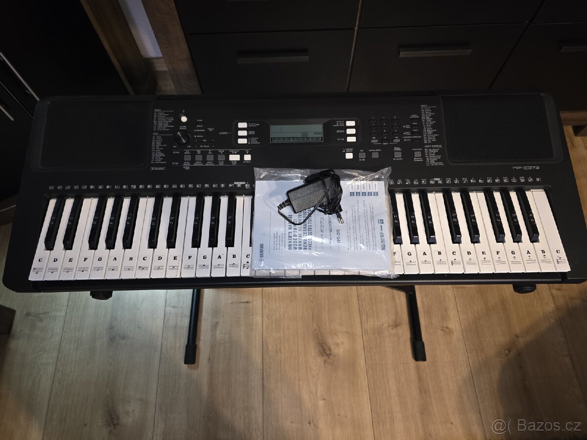 Klávesy Yamaha PSR-E373 - 3