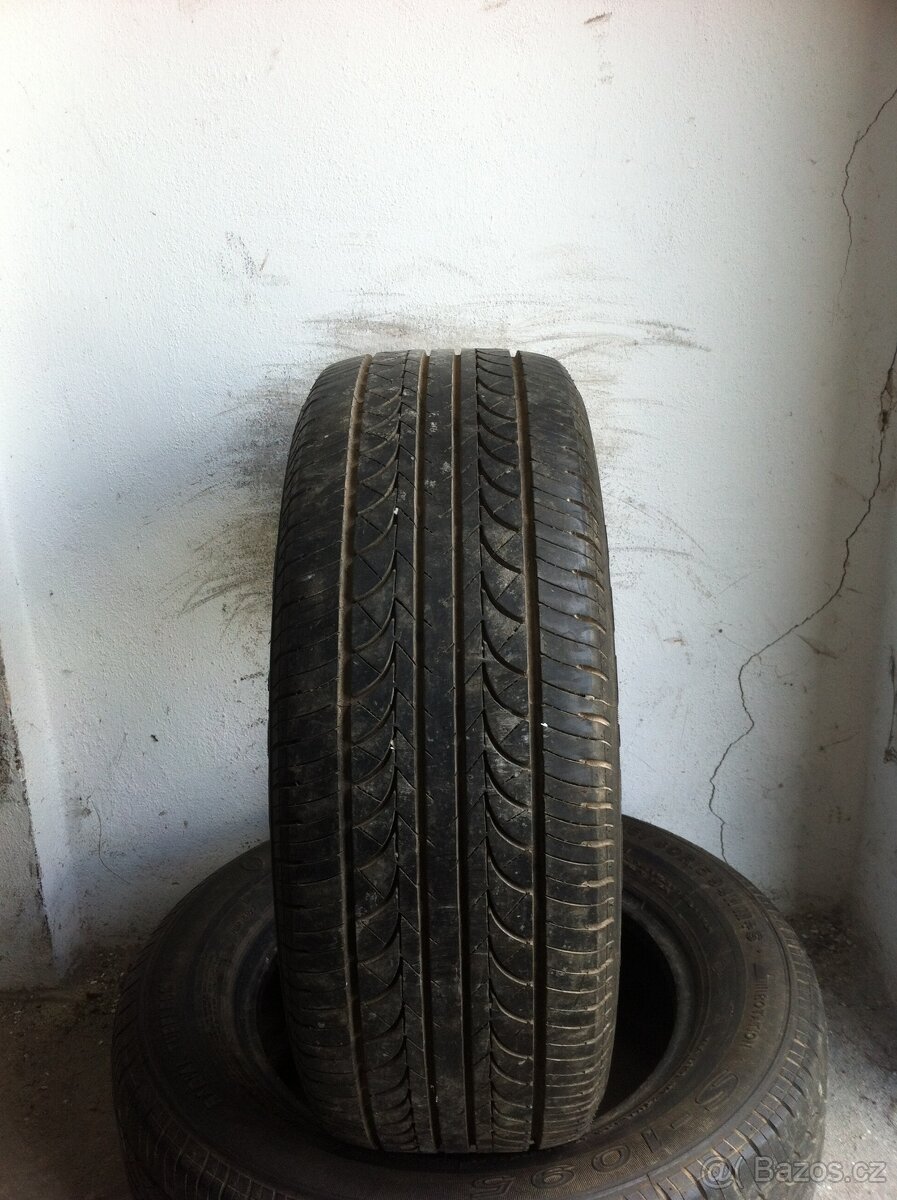 Celoroční Pneu 215/60R15 - 3