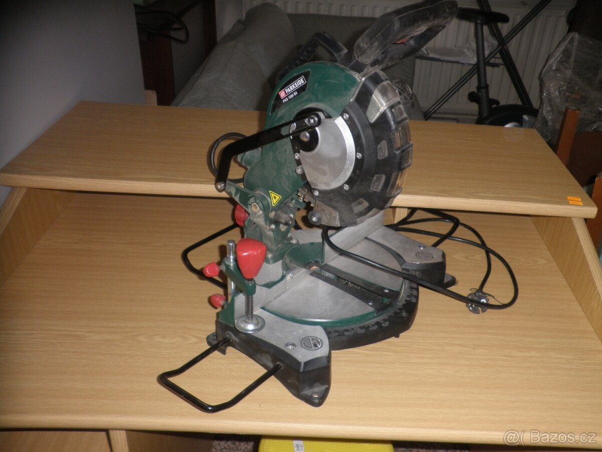 Zkracovací a pokosová pila Parkside - 3